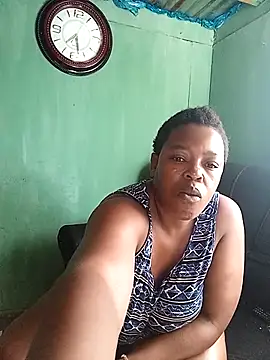 curvyloneah75 live sex cam