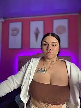 Megaan__More's cam snapshot