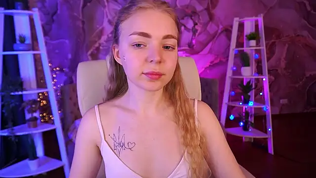 EmilySunshineS's cam snapshot