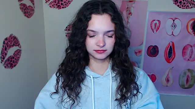 _SusieSu_'s cam snapshot