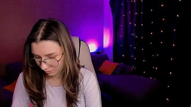 LinaBlossom_'s cam snapshot