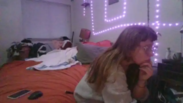 Redriddinghood8 live sex cam