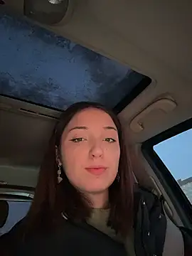 DollyTall's cam snapshot