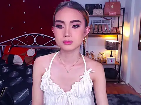 MeatyhorsecockMistress live sex cam