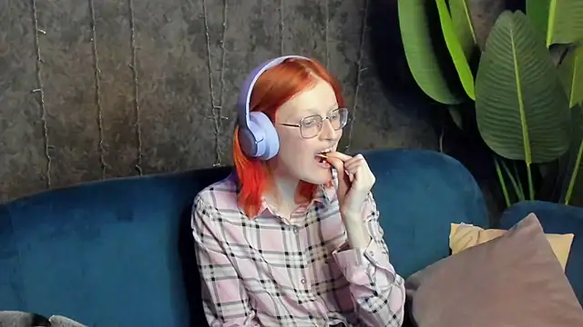 ElizabethHarpper's cam snapshot