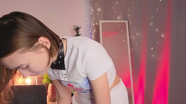 Leyla_crsh's cam snapshot