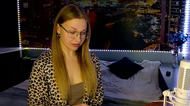 pusyavykusya's cam snapshot