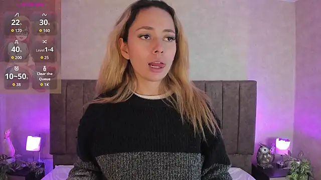 LanaMills_'s cam snapshot