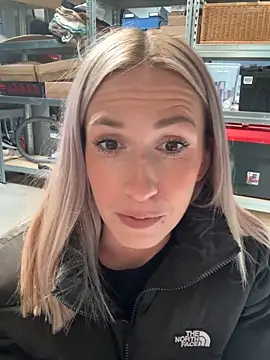 lola_tentatiion's cam snapshot