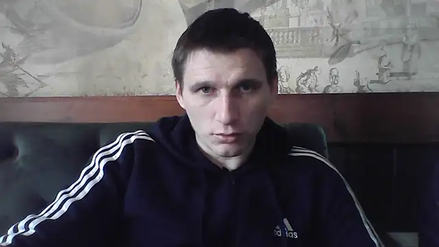 Poliglotjoe1 live sex cam