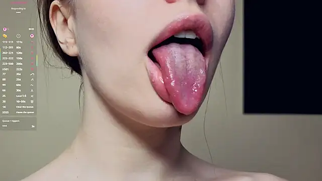 MaliaBourraine live sex cam