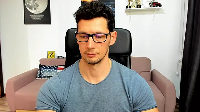 BrutusK08 live sex cam