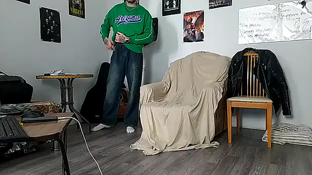 Huntall77 live sex cam