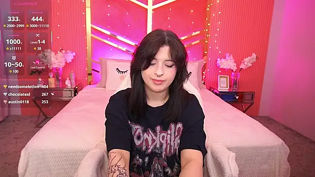 Miki_Kivi live sex cam