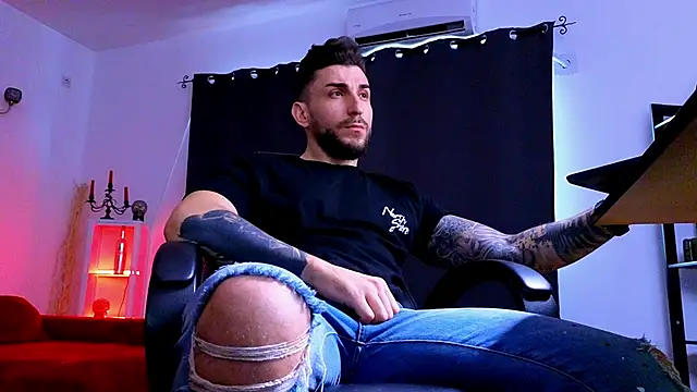 MightyAaron66's cam snapshot