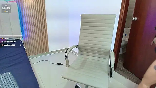 Chloe_amourr live sex cam