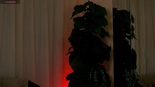 EvaAmanti's cam snapshot