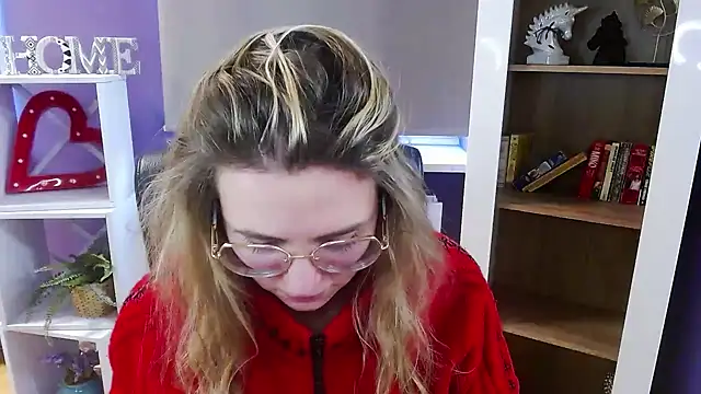 Zoey_Erotic's cam snapshot