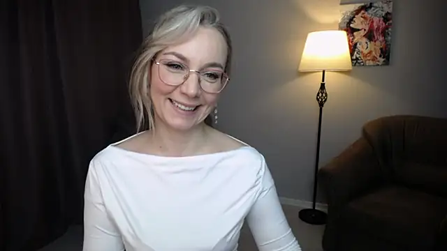 Ava_Elior's cam snapshot