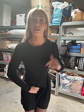 lola_tentatiion's cam snapshot