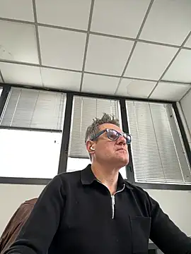 Britmi's cam snapshot