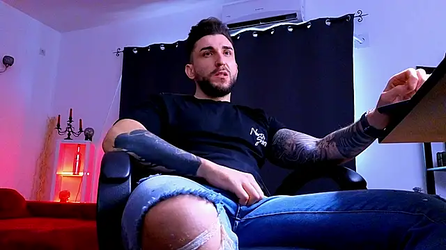 MightyAaron66's cam snapshot