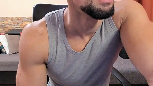 HotHunkTrainer's cam snapshot