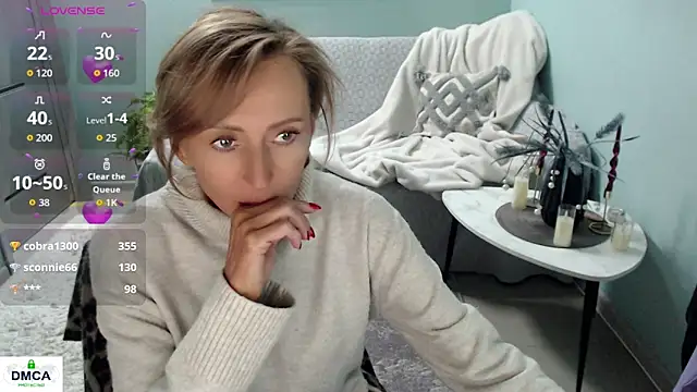 HornyMilf_777 live sex cam