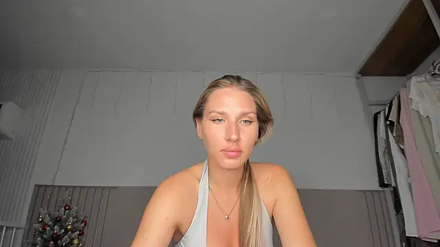 SofiClimbing live sex cam