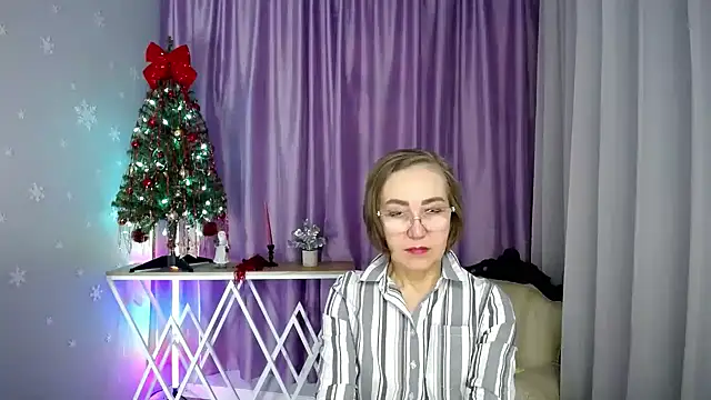 queen_a_n_i's cam snapshot