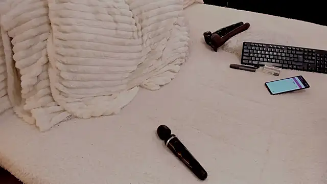 aryahunt1's cam snapshot