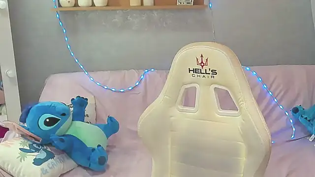 CharlyWines's cam snapshot