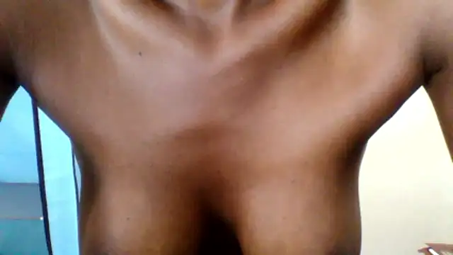 Londeka100's cam snapshot