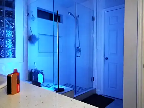 El_Gizmo's cam snapshot