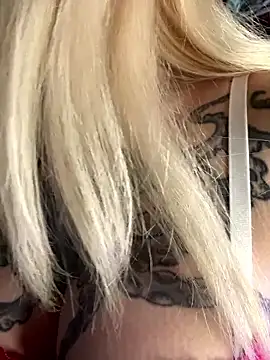 TeaseKitten-'s cam snapshot