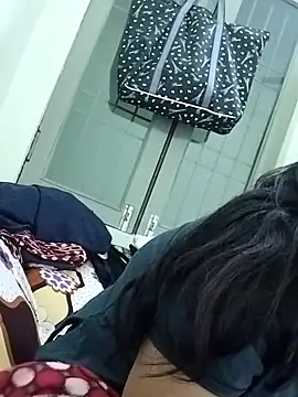 Hot-Pooja25's cam snapshot