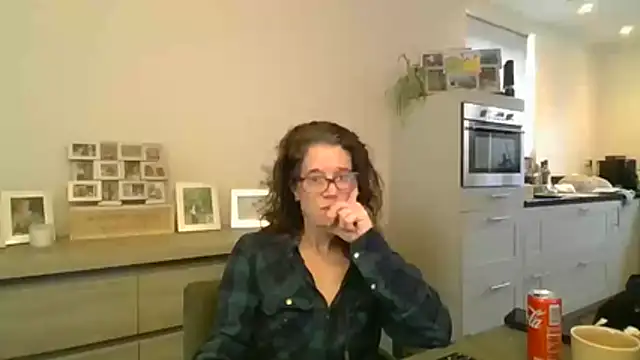 JezebelDutch's cam snapshot