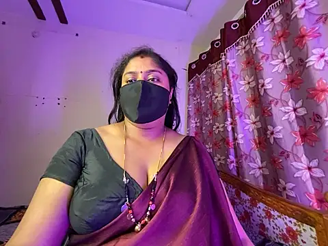 LouleyRanii live sex cam