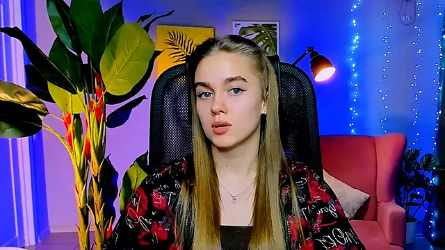 JuneWoods's cam snapshot