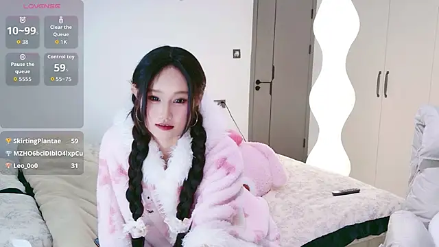 schoolgirl-nurse's cam snapshot