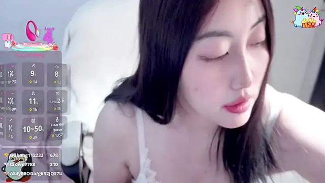 XIAOFENG-2025 live sex cam