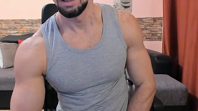 HotHunkTrainer's cam snapshot