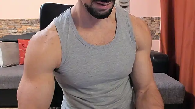 HotHunkTrainer's cam snapshot