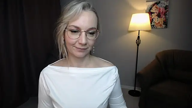 Ava_Elior's cam snapshot