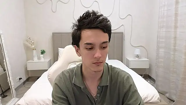 MoonlinSkinn live sex cam