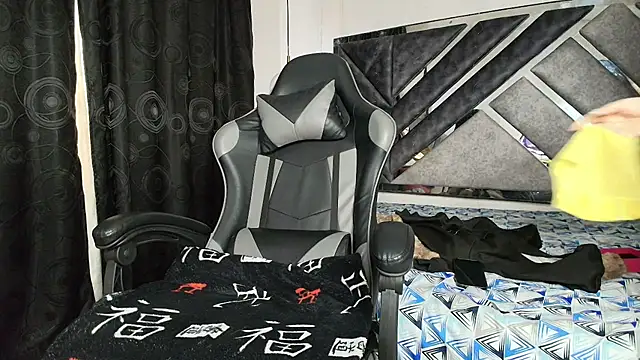 _julietta_'s cam snapshot