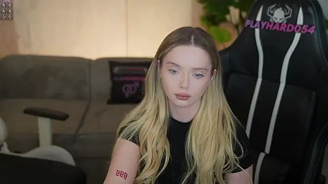 Cassy-Celestial_'s cam snapshot