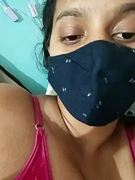 me-leela's cam snapshot