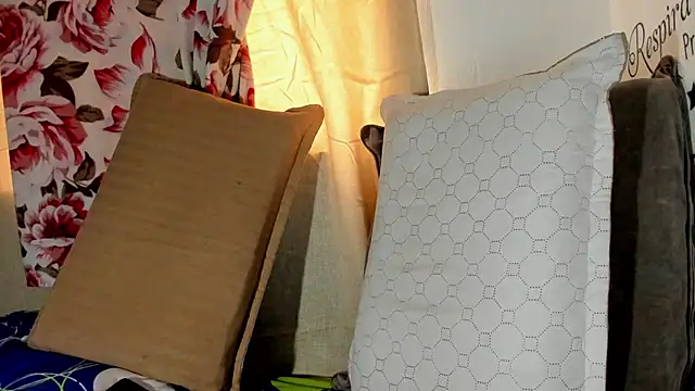 Aronxxs live sex cam