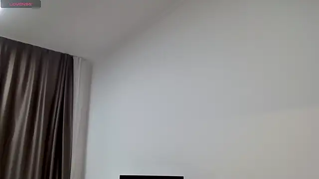 Lady___Bird's cam snapshot